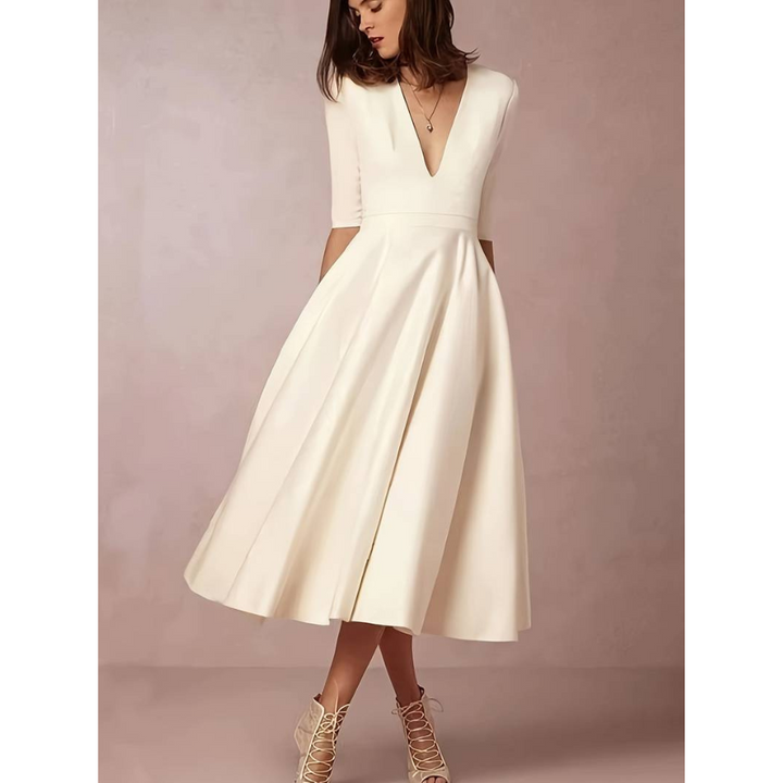 Gertrud | Robe à col en V pour femmes | Blanc